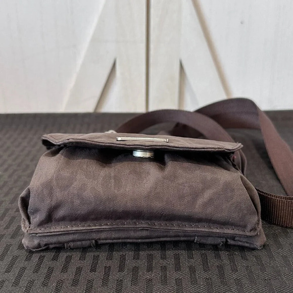 Baggallini 2-In-1 Convertible Crossbody Belt Bag - Picture 6 of 11